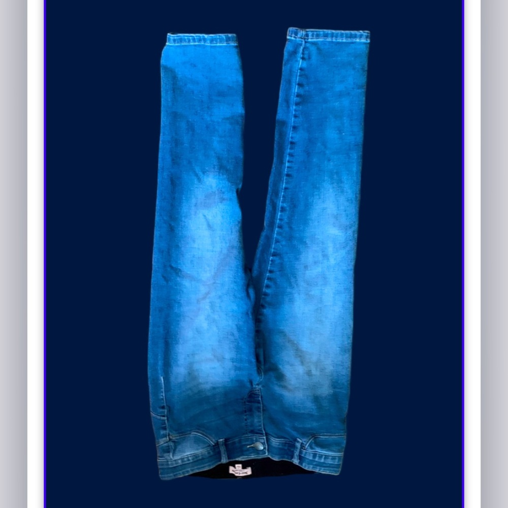 Size 8 capris, super comfy!